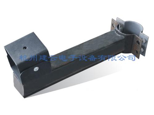 抱箍枪机挑臂