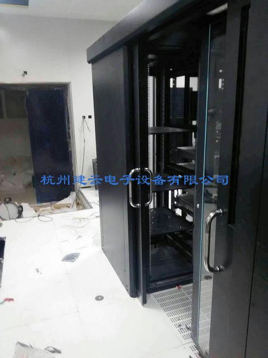 冷风通道机柜