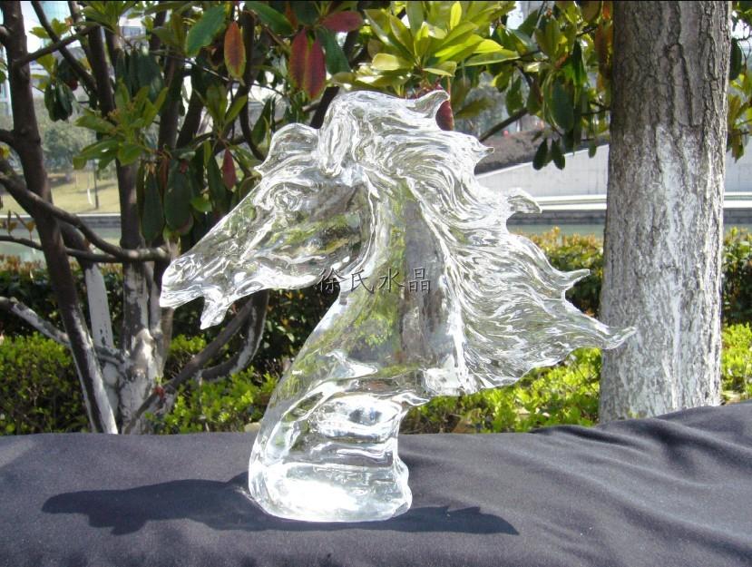 水晶马首事瞻